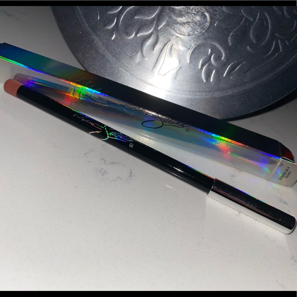 Mac Selena Lip Liner